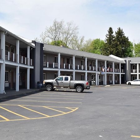 University Manor Inn Buffalo Bagian luar foto