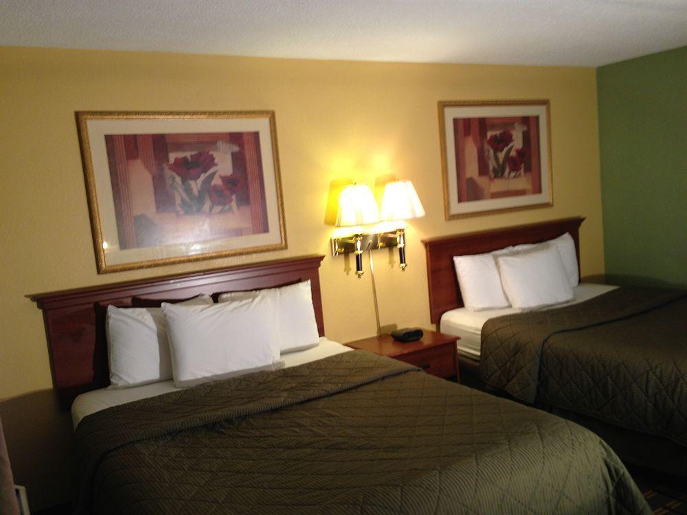 University Manor Inn Buffalo Bagian luar foto