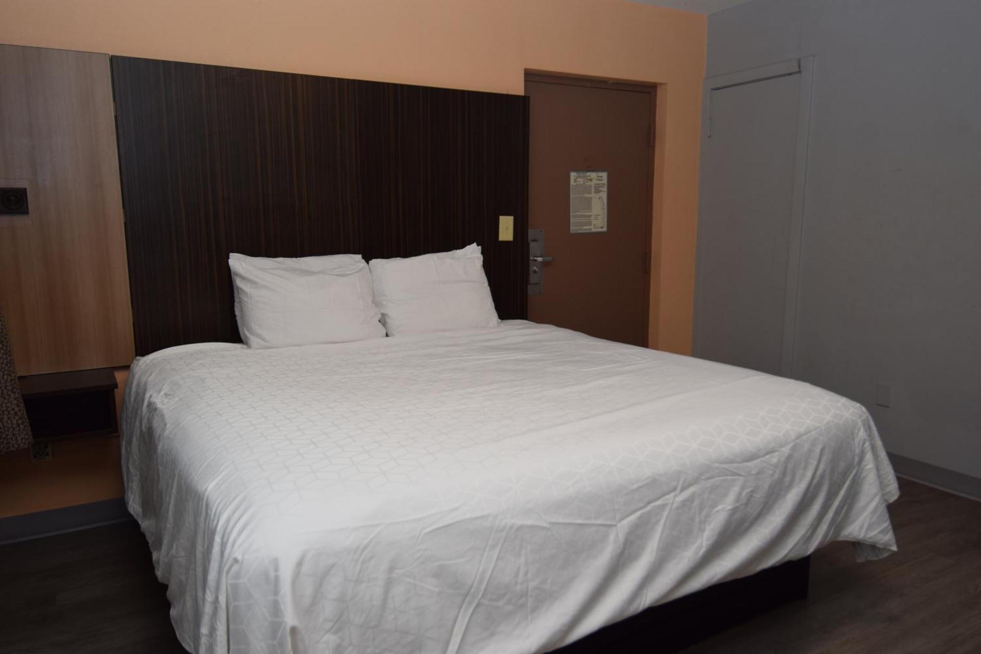 University Manor Inn Buffalo Bagian luar foto