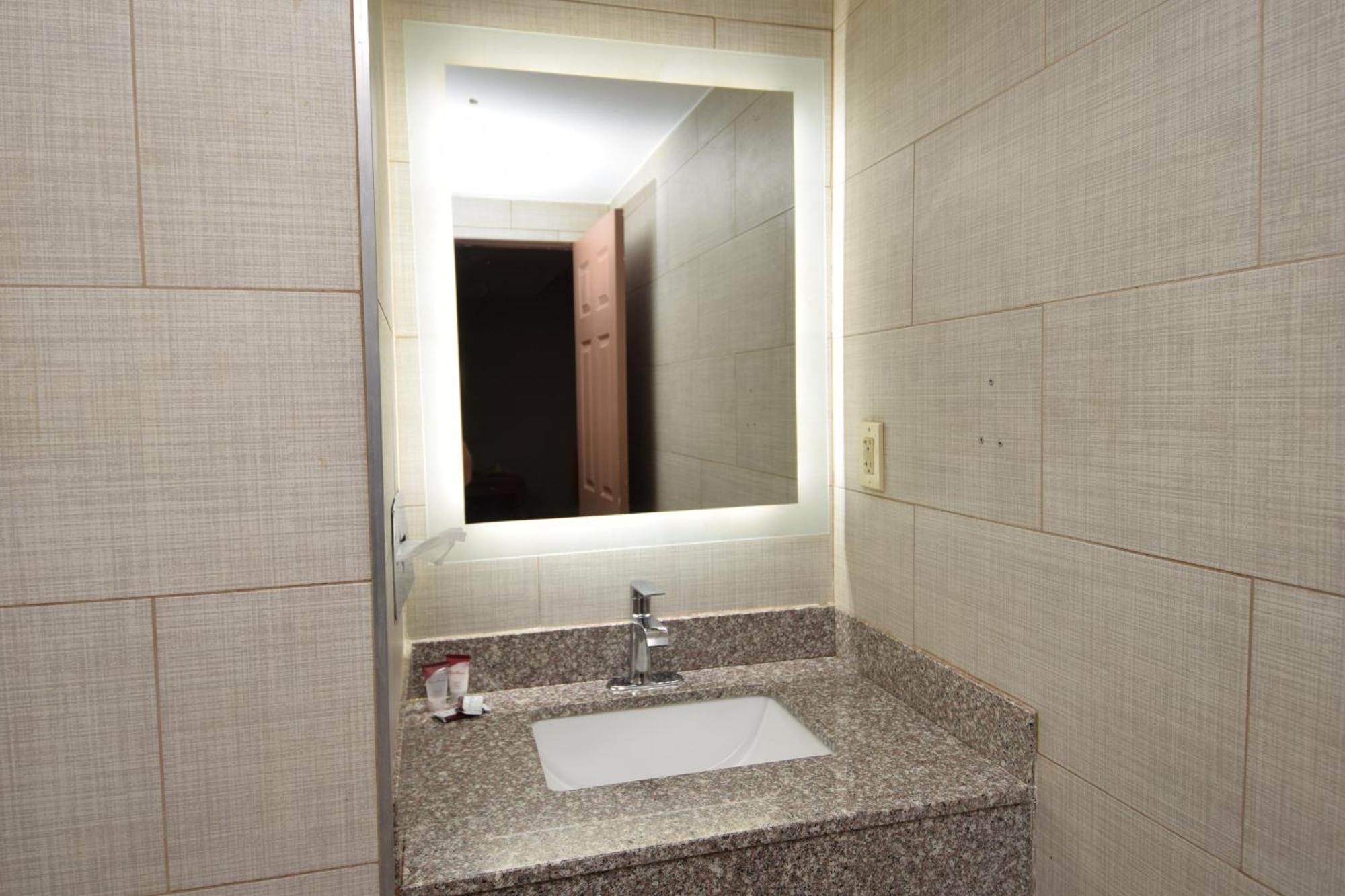 University Manor Inn Buffalo Bagian luar foto