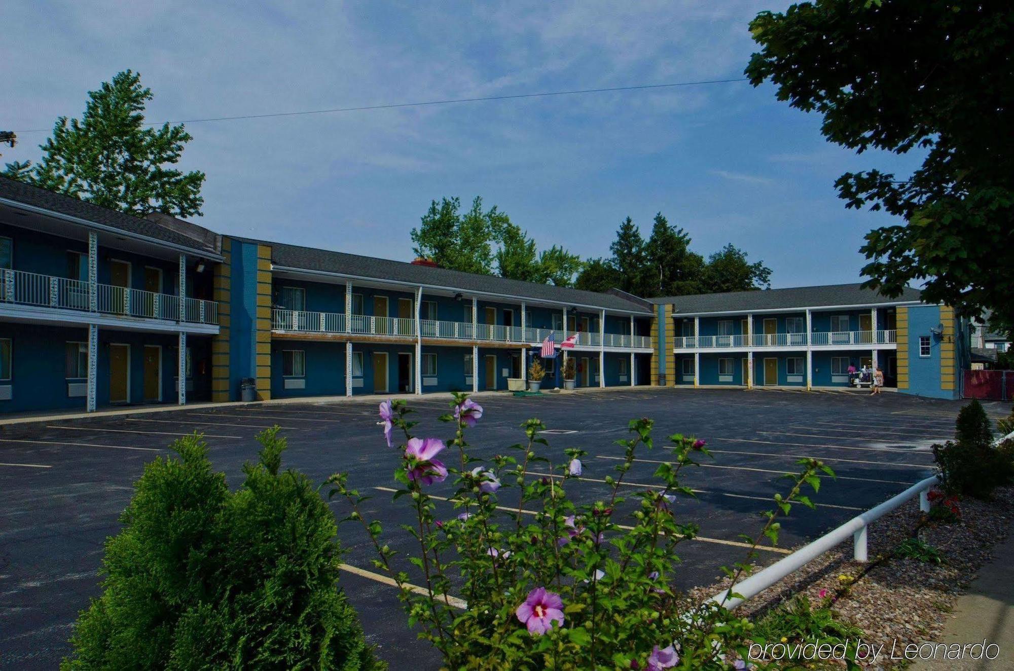 University Manor Inn Buffalo Bagian luar foto