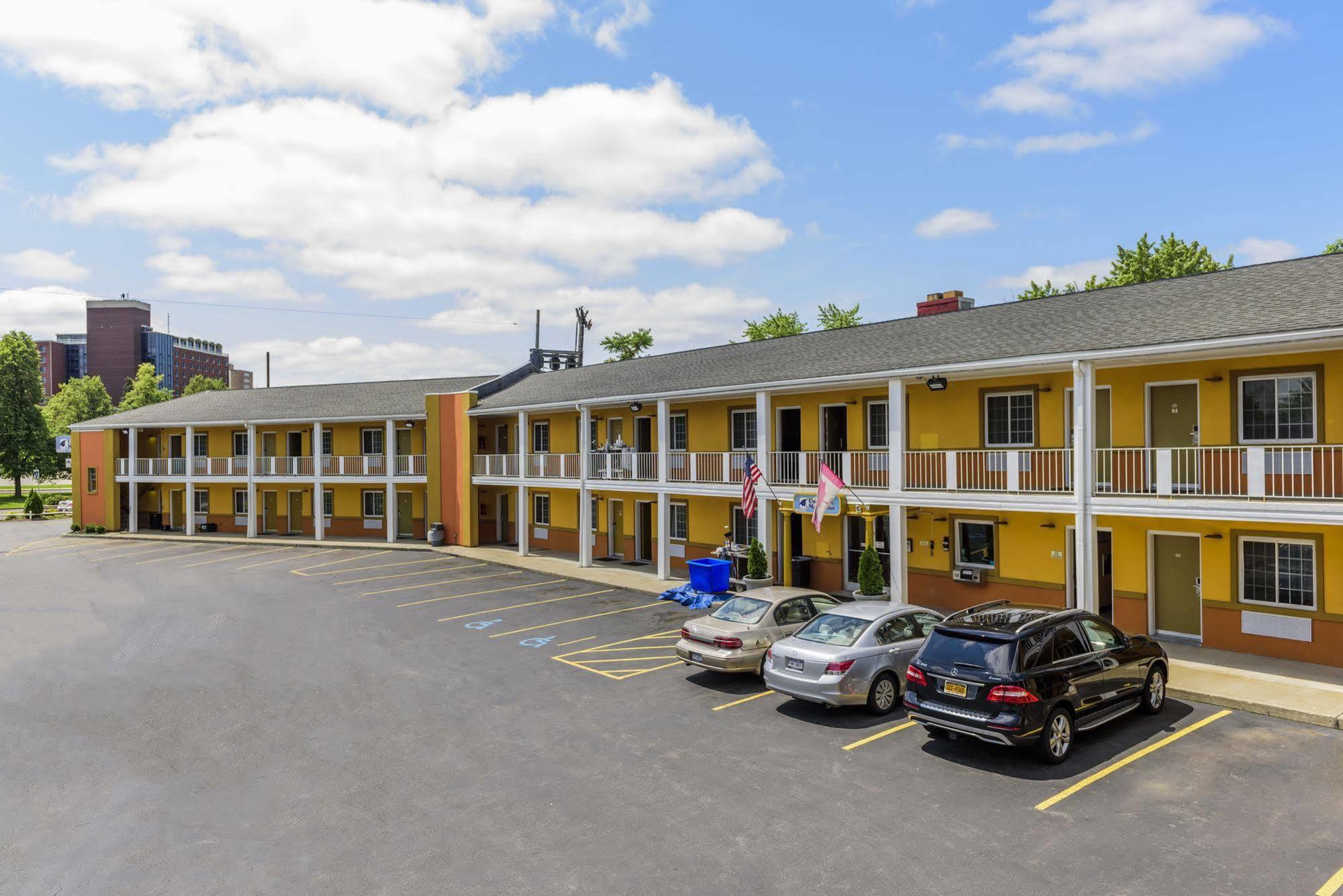 University Manor Inn Buffalo Bagian luar foto